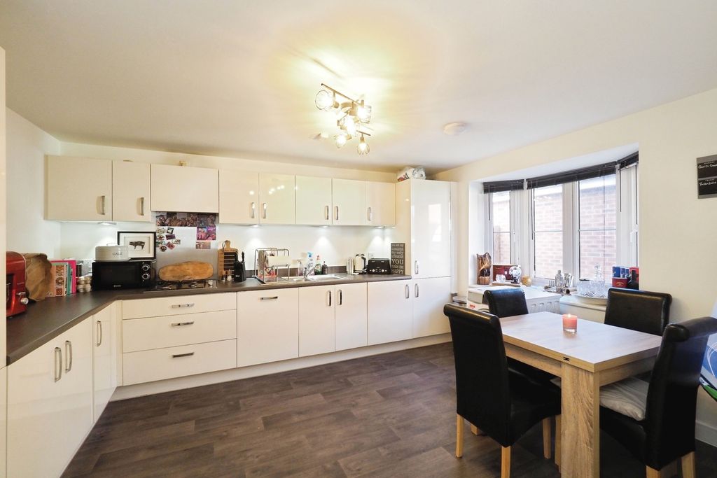 Property photo 3 of 17 Kitchen/Diner
