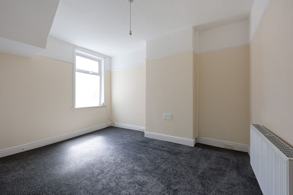 Property photo 3 of 9 3984893