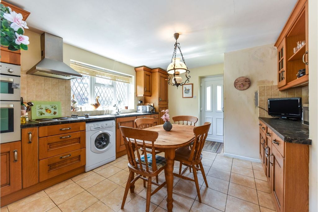 Property photo 3 of 34