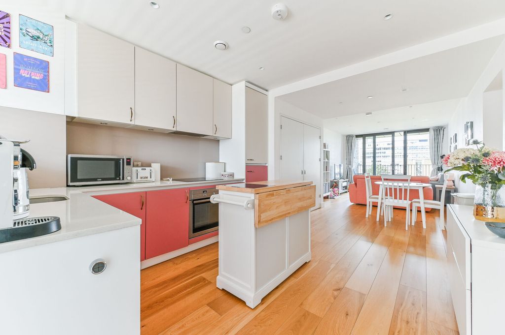 Property photo 1 of 25