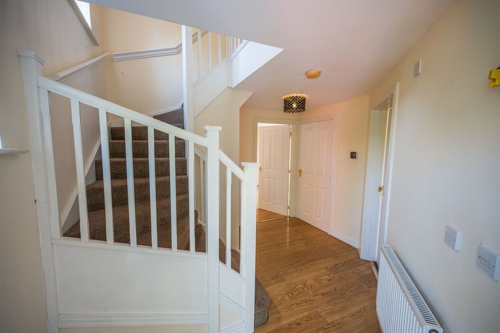 Property photo 2 of 24