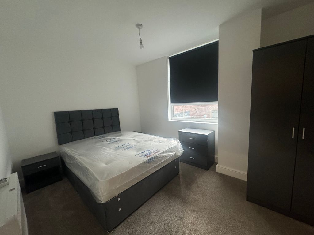 Property photo 2 of 5 Bedroom 1