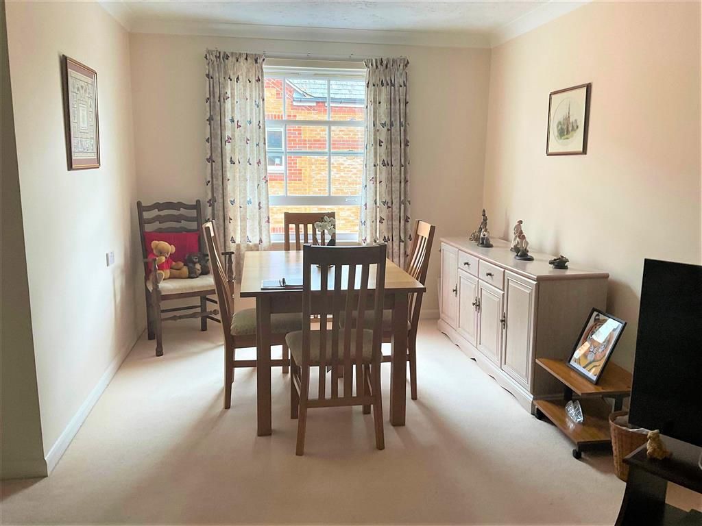 Property photo 3 of 10 Dining Area