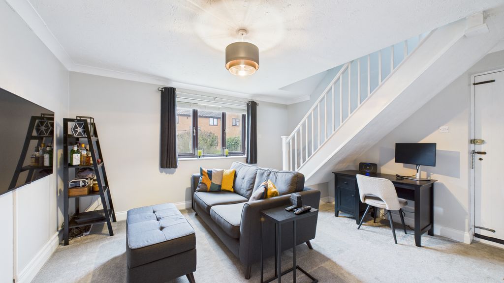 Property photo 2 of 9