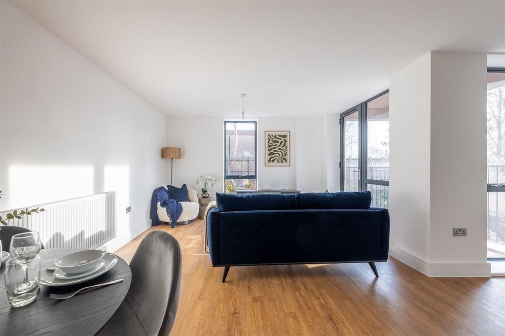 Property photo 3 of 7 Living Room