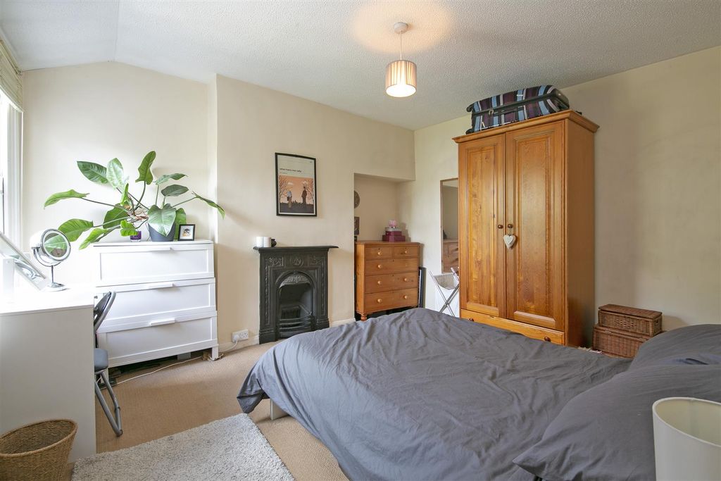 Property photo 3 of 6 26c Gambole Road, Bedroom.Jpg