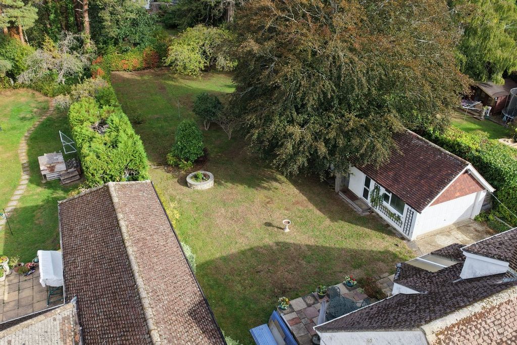 Property photo 2 of 27