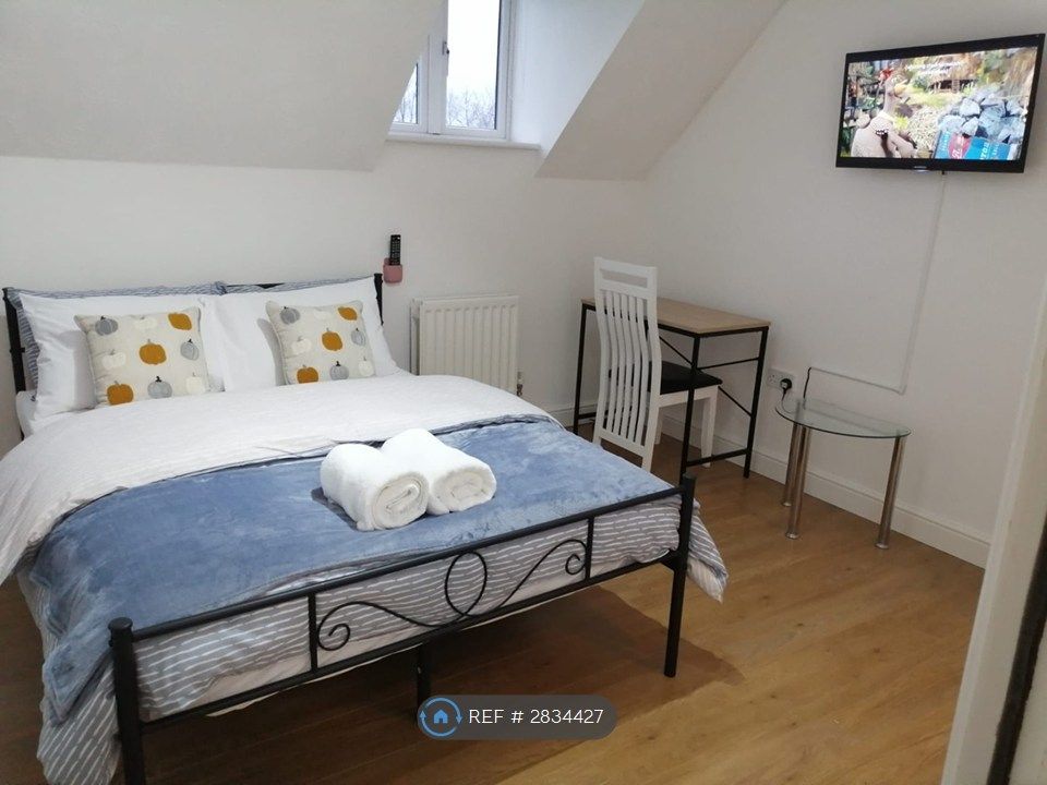 Property photo 1 of 9 Bedroom