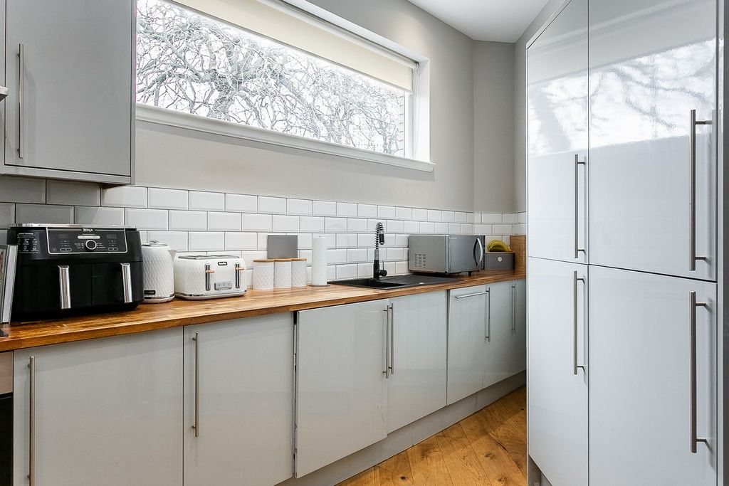 Additional image 8 of 2 bed flat for saleLower London Road, Abbeyhill, Edinburgh EH7