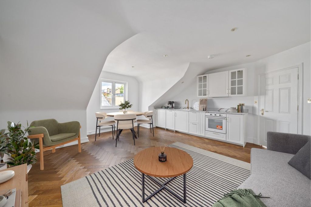 Property photo 2 of 6 Ennismore Avenue Tff 1 W4 Ph5.Jpg