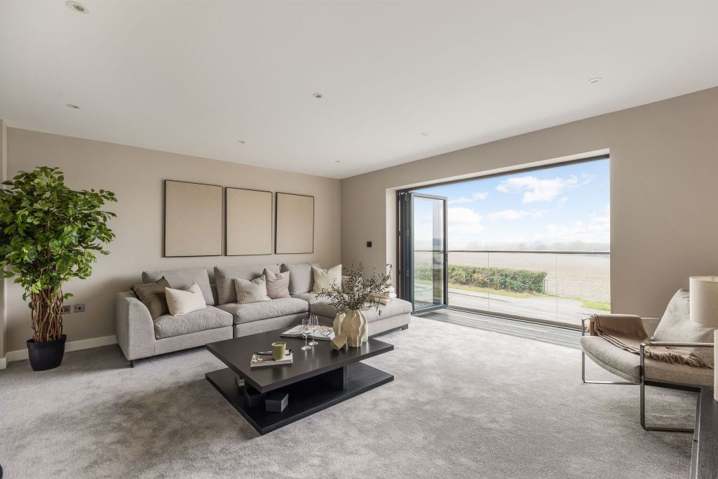 Property photo 2 of 17 Show Home Photos