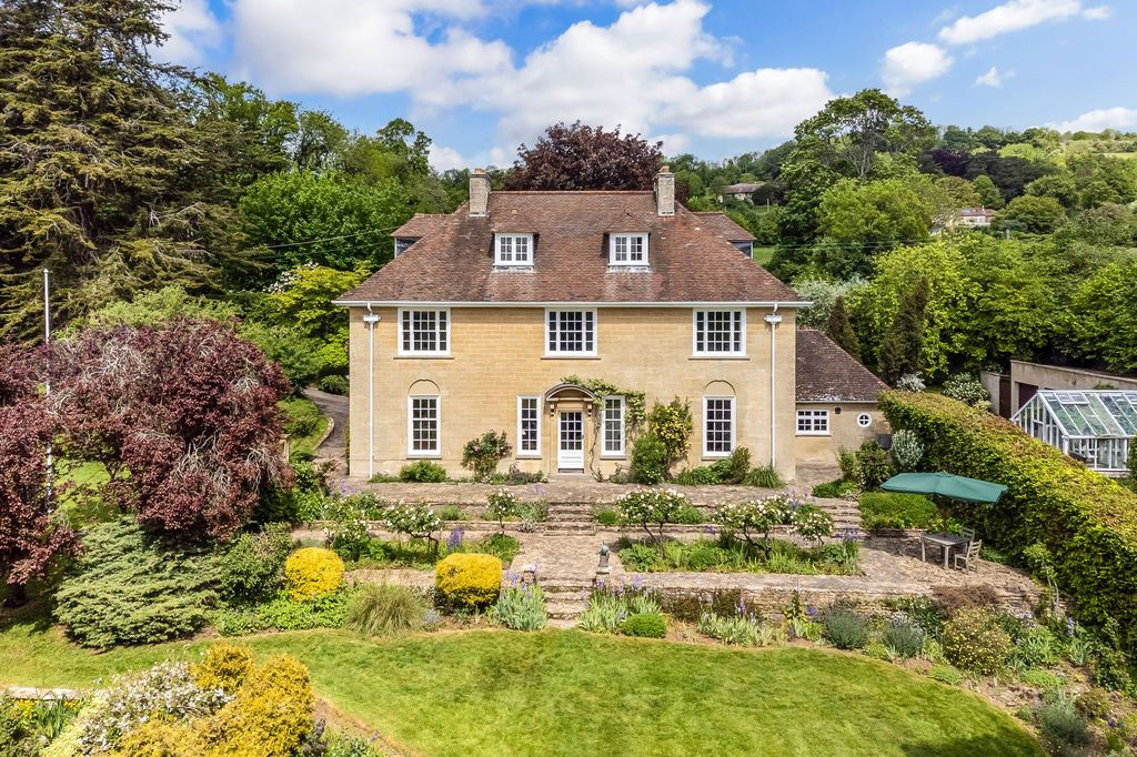 Property photo 1 of 16