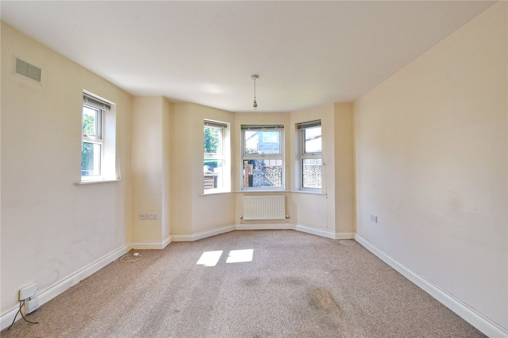 Property photo 2 of 8 Picture No. 02