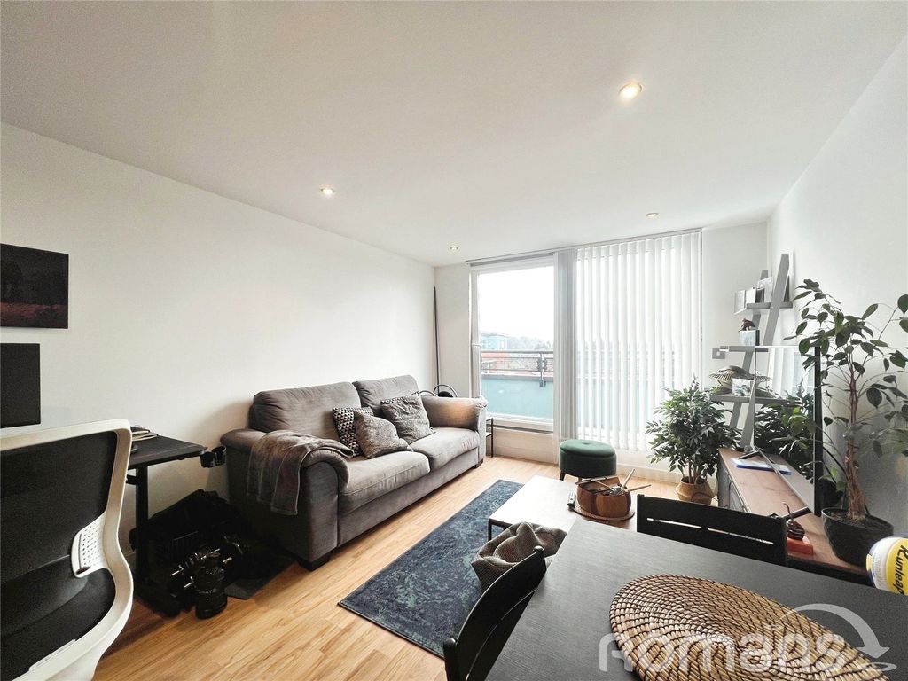 Property photo 2 of 8 Picture No. 01