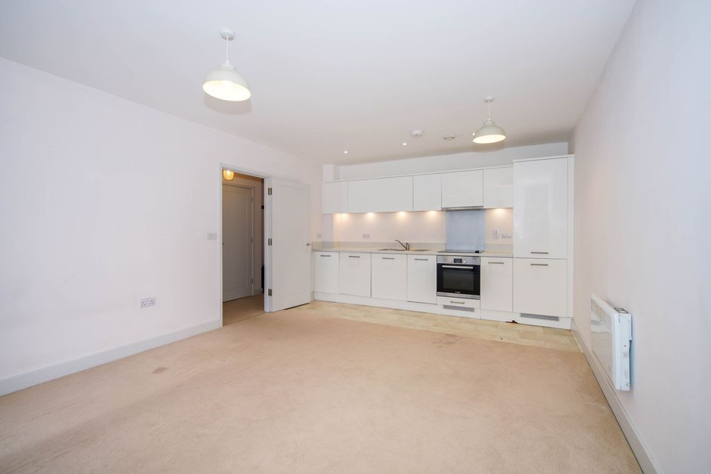 Property photo 3 of 11 3