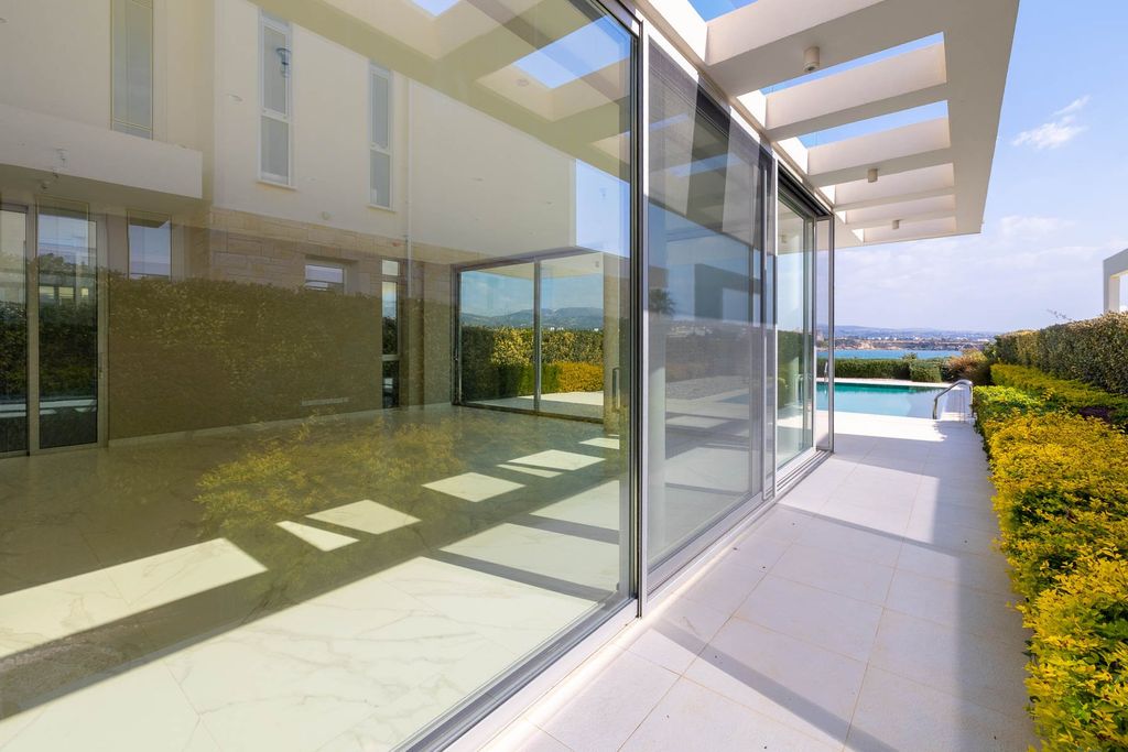 Property photo 2 of 30