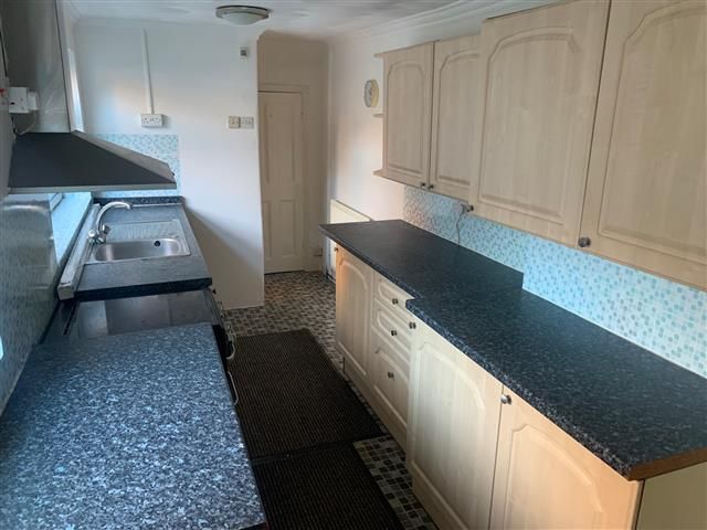 Property photo 3 of 7 Kitchen