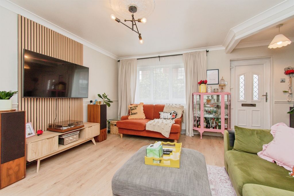 Property photo 2 of 14