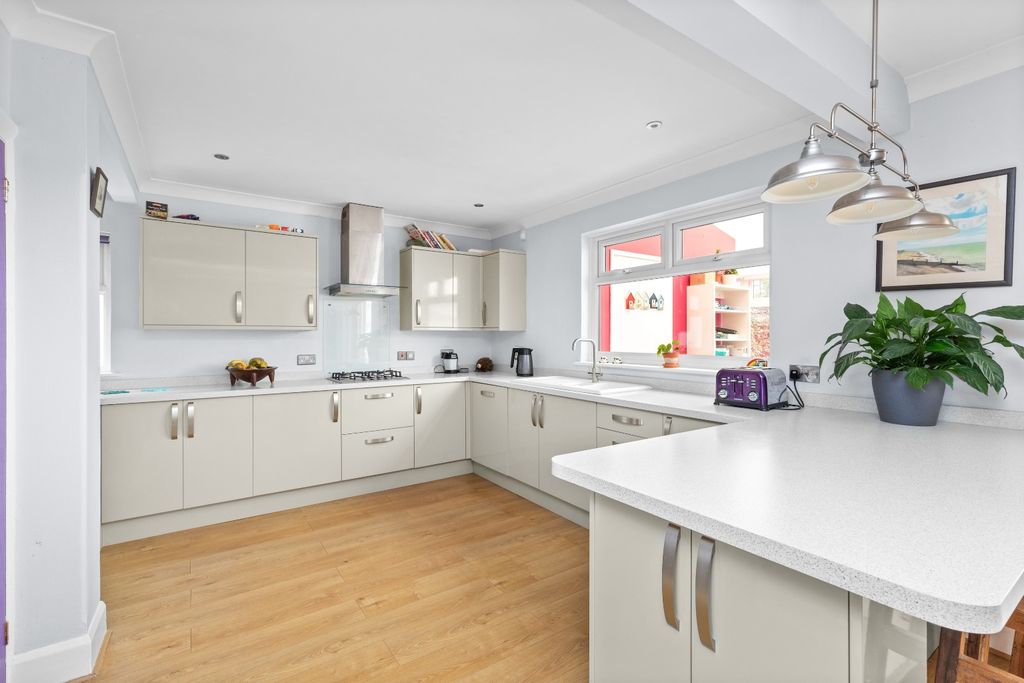 Property photo 3 of 17 2911547