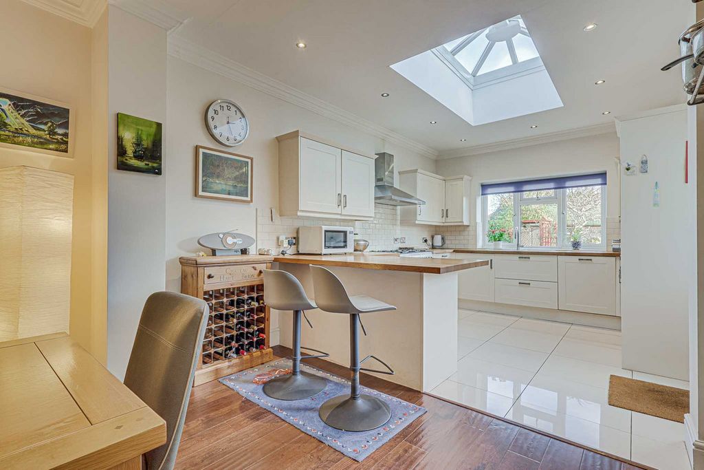 Property photo 3 of 46