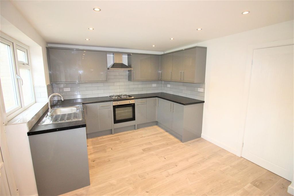 Property photo 2 of 10 2 - .Jpg