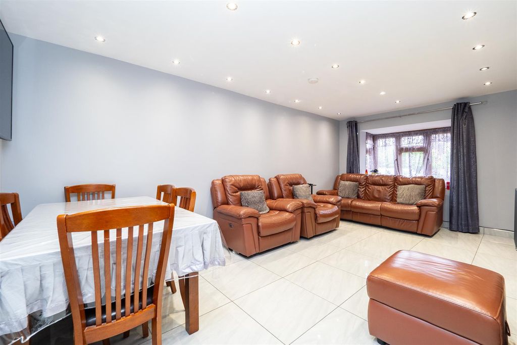 Property photo 3 of 11 Rw_005.Jpg
