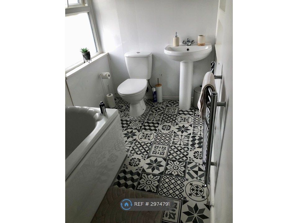 Property photo 2 of 26