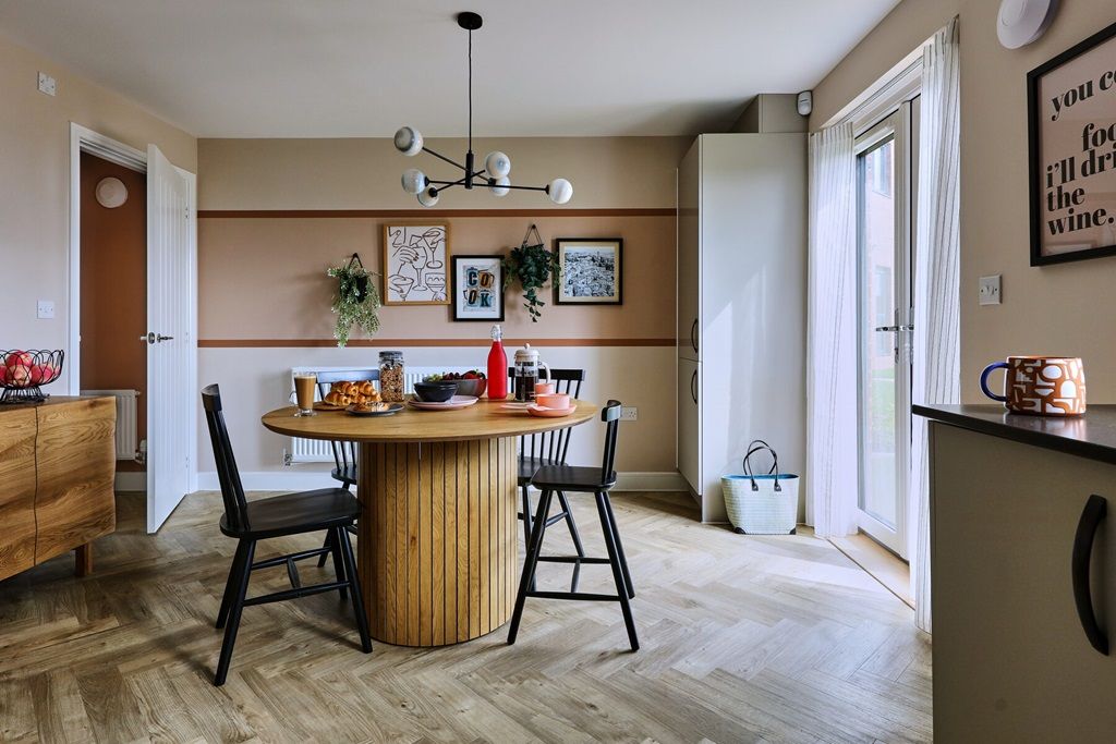Property photo 3 of 11 Enjoy Meal Times With A View Of The Garden