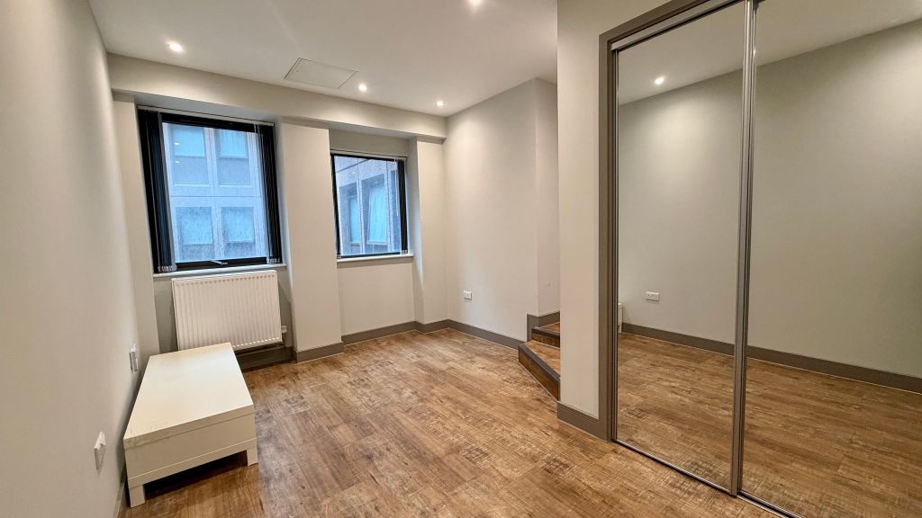 Property photo 1 of 13 Bedroom