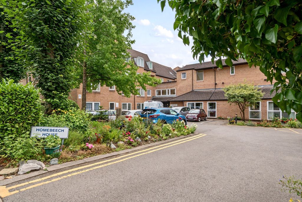Property photo 1 of 10 1329049-1-687F616...