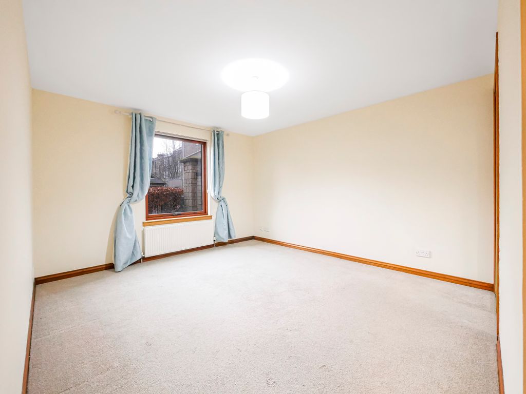 Property photo 3 of 11 Bedroom 1-1