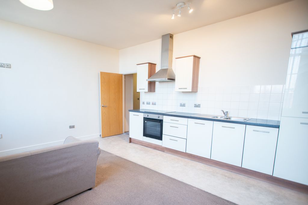 Property photo 2 of 9