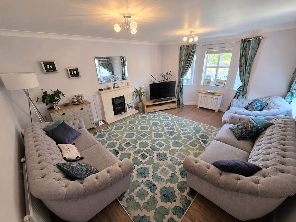 Property photo 2 of 23 Lounge A