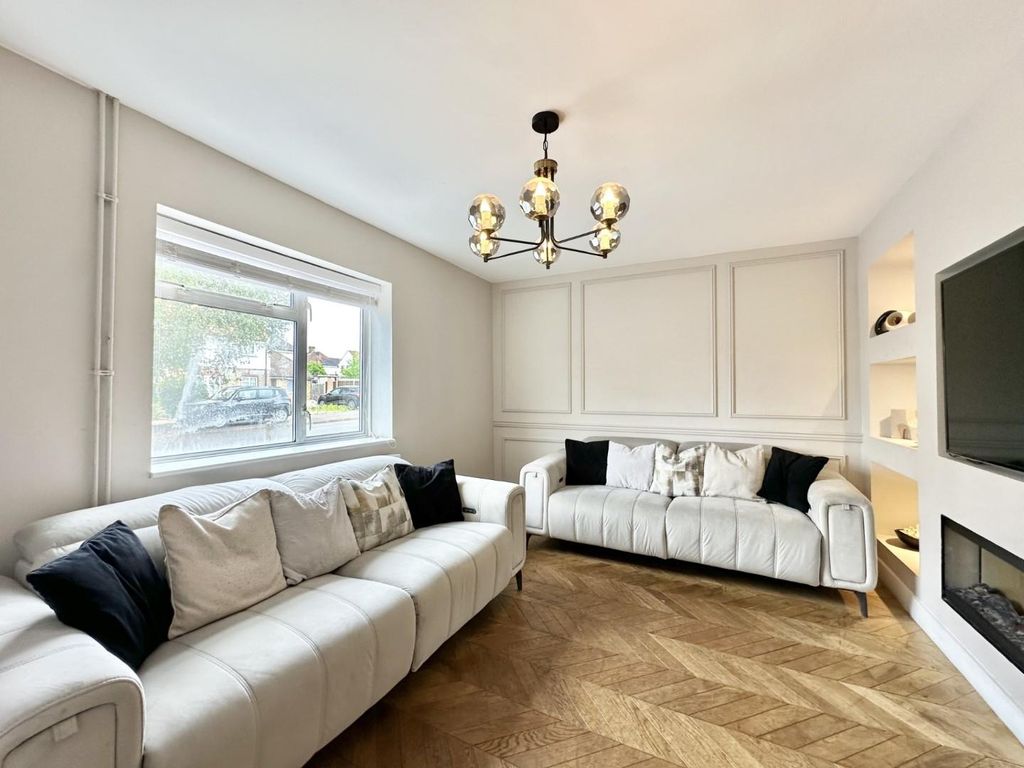 Property photo 2 of 14 2Afeefe3-A76A-450E-Afbe-521636d595c2.Jpg