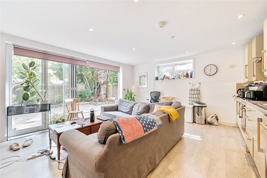 Property photo 3 of 17 Picture No. 16