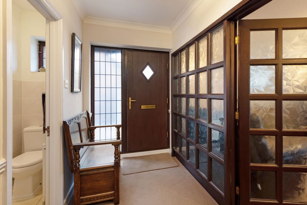 Property photo 3 of 15 Entrance Hall