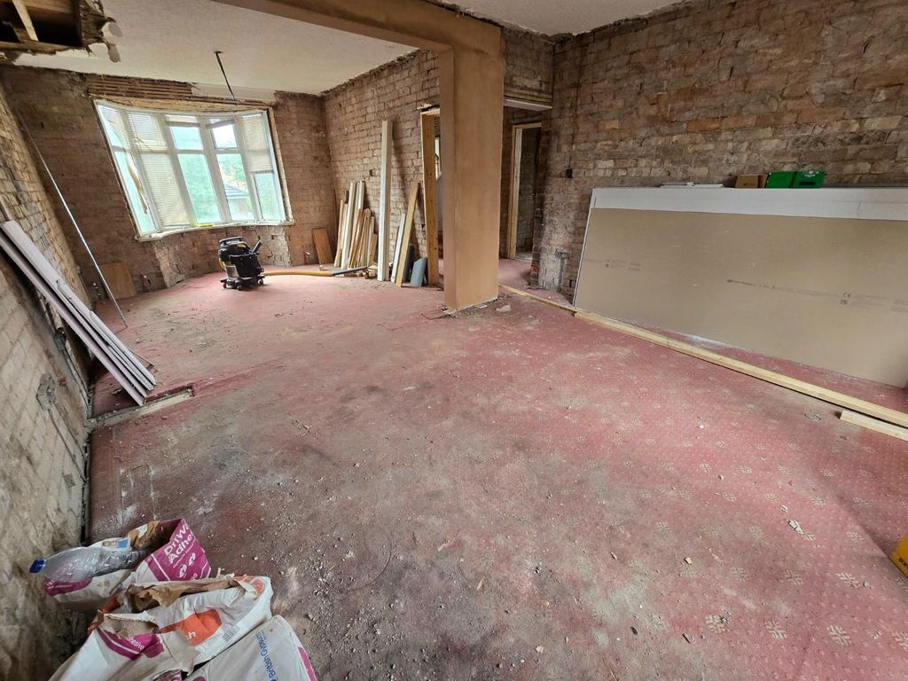 Property photo 2 of 16 Open Plan Lounge/Diner