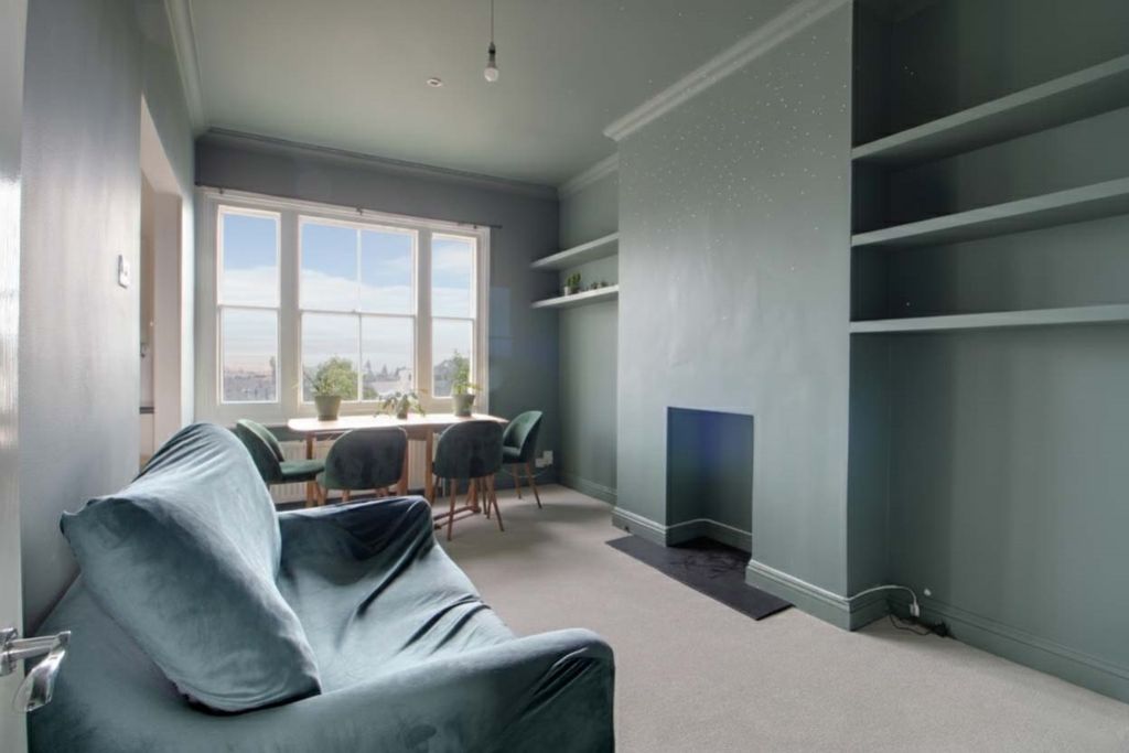 Property photo 2 of 10 Lounge With View