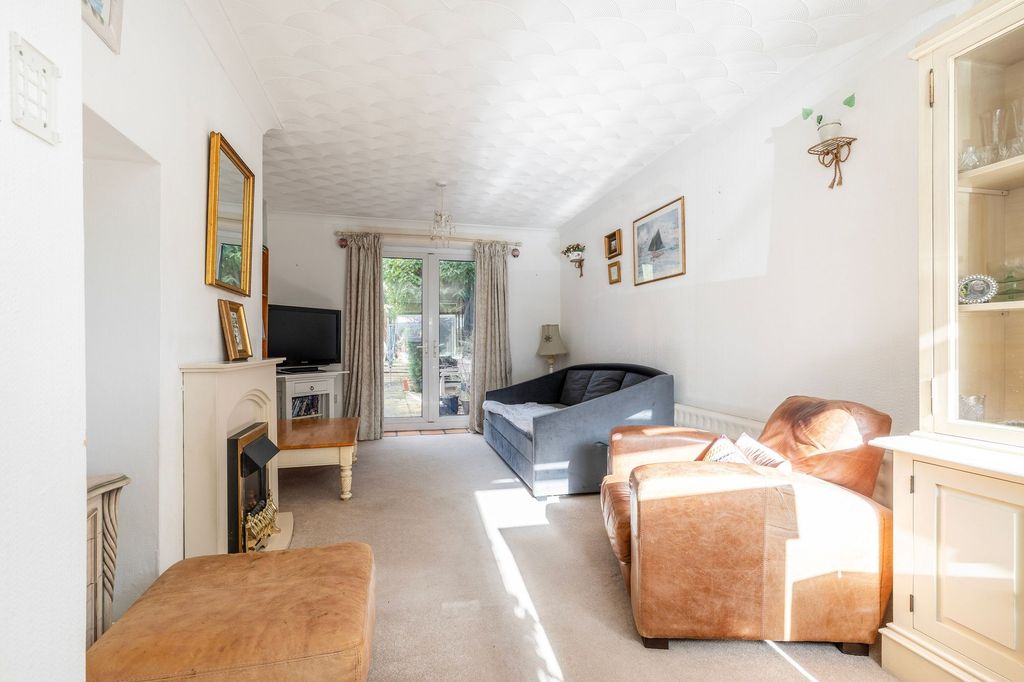 Property photo 3 of 18