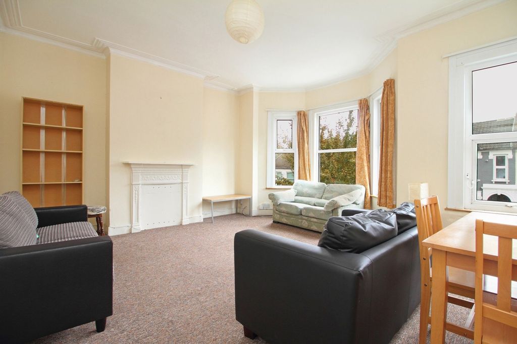 Property photo 3 of 8