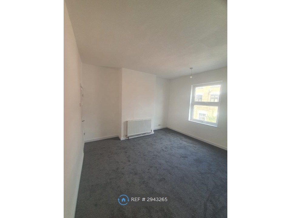 Property photo 2 of 13 Bedroom 1