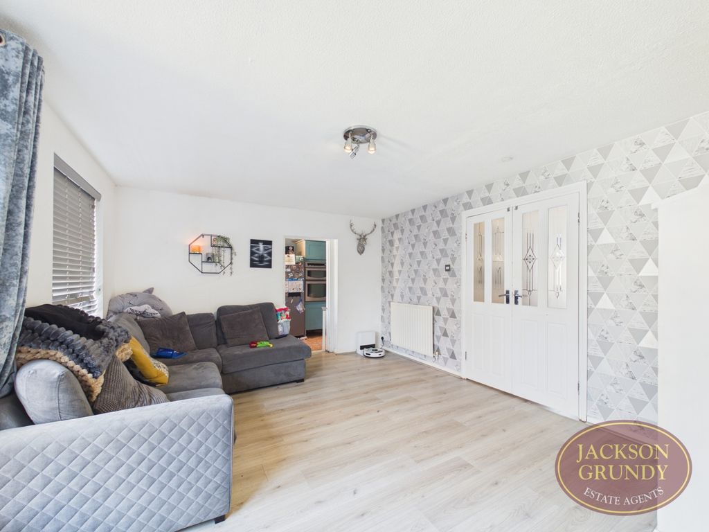Property photo 3 of 15 Thornfield