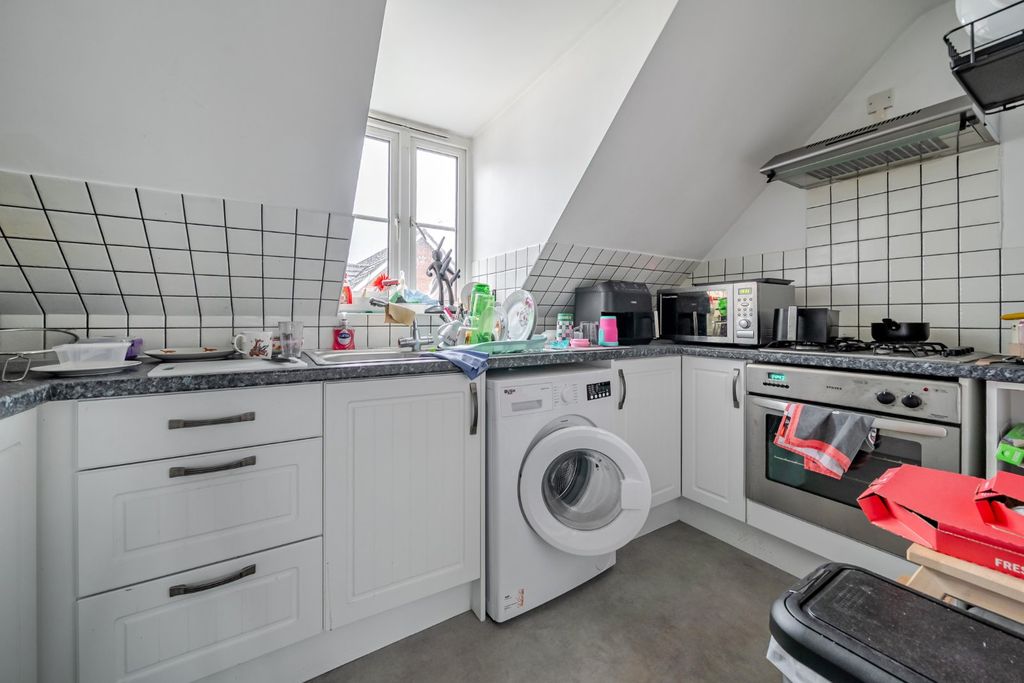 Property photo 3 of 8 Picture No. 11