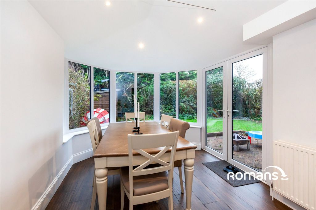 Property photo 3 of 22 Picture No. 17