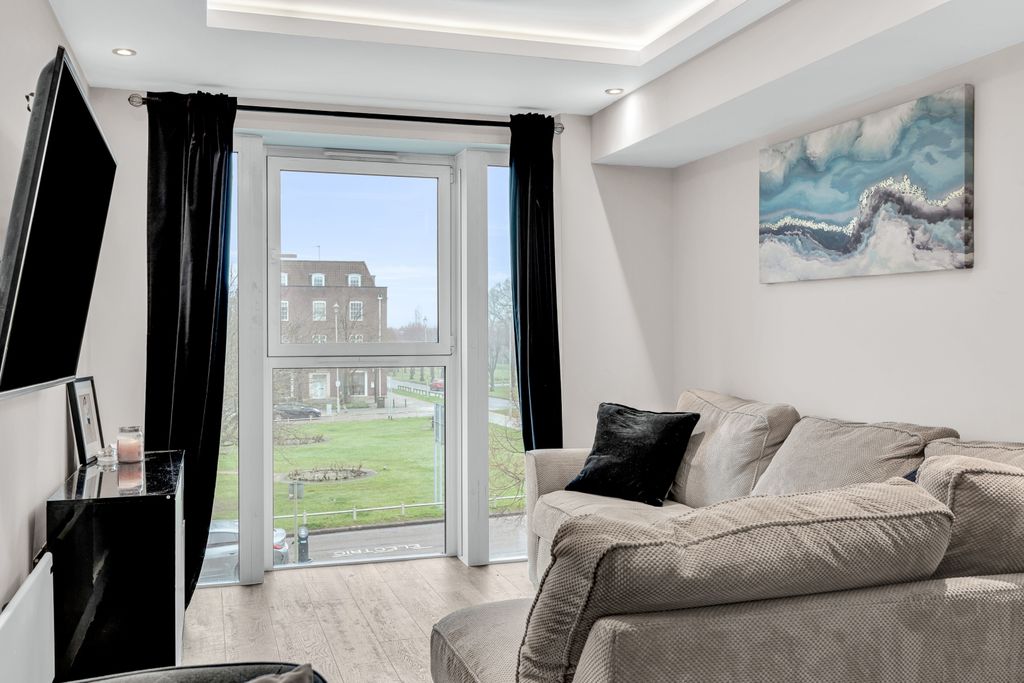 Property photo 3 of 14 Img_1929