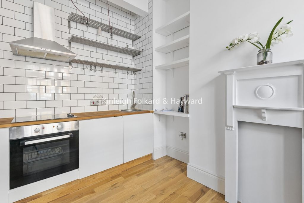Property photo 3 of 8 24A80d65-0Cbd-4Af0-8