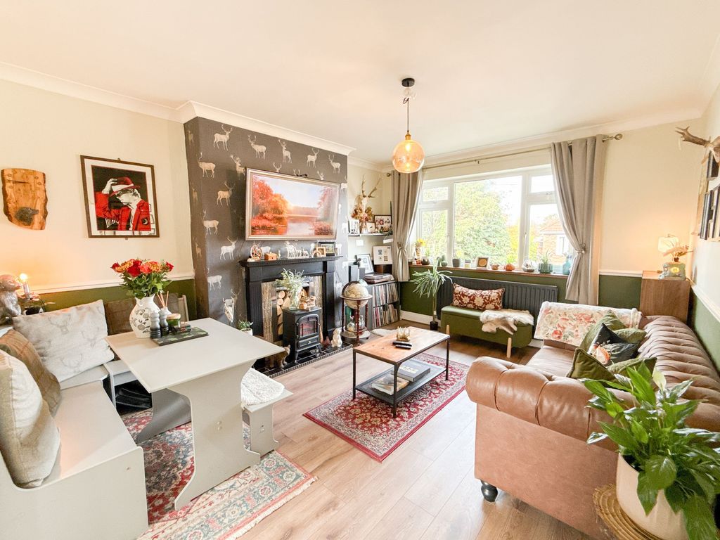 Property photo 2 of 9 Lounge