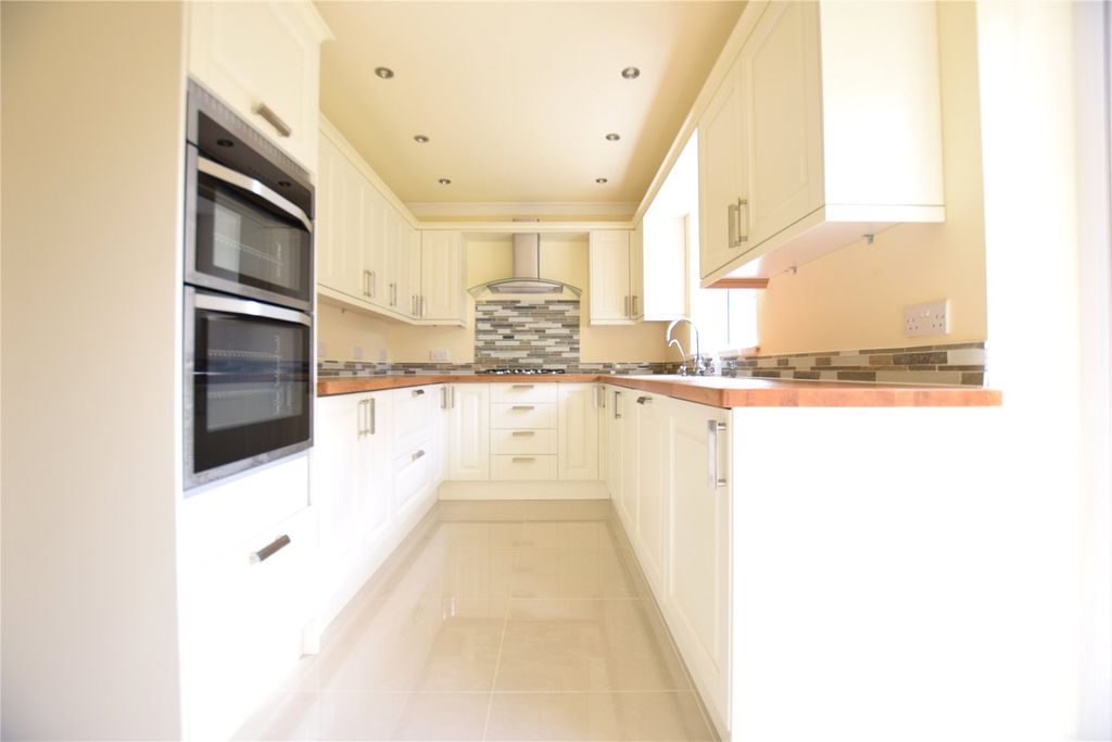 Property photo 2 of 13 Kitchen