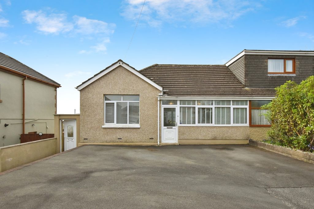 Property photo 2 of 19 Photo