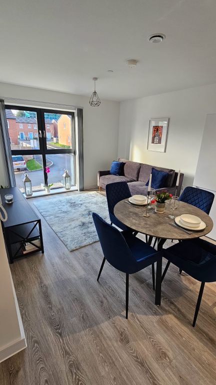 Property photo 2 of 19 Image